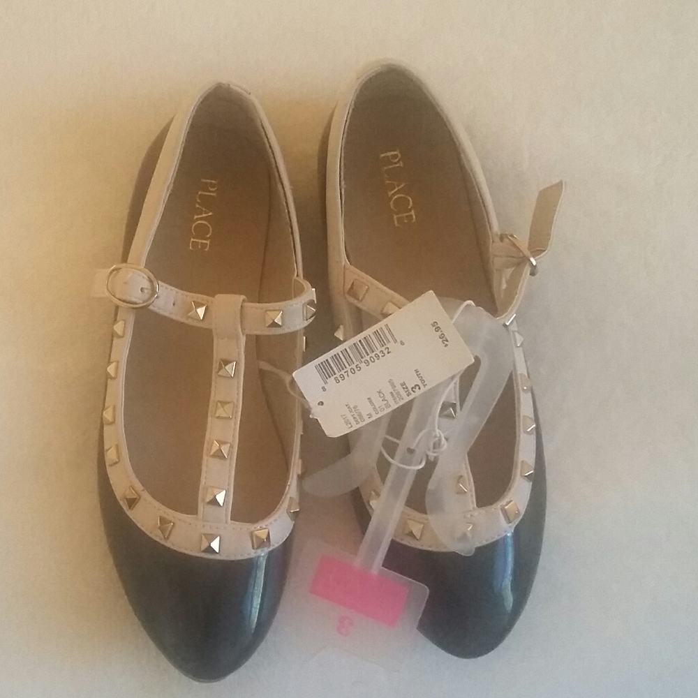 Black and tan studded t-bar flats